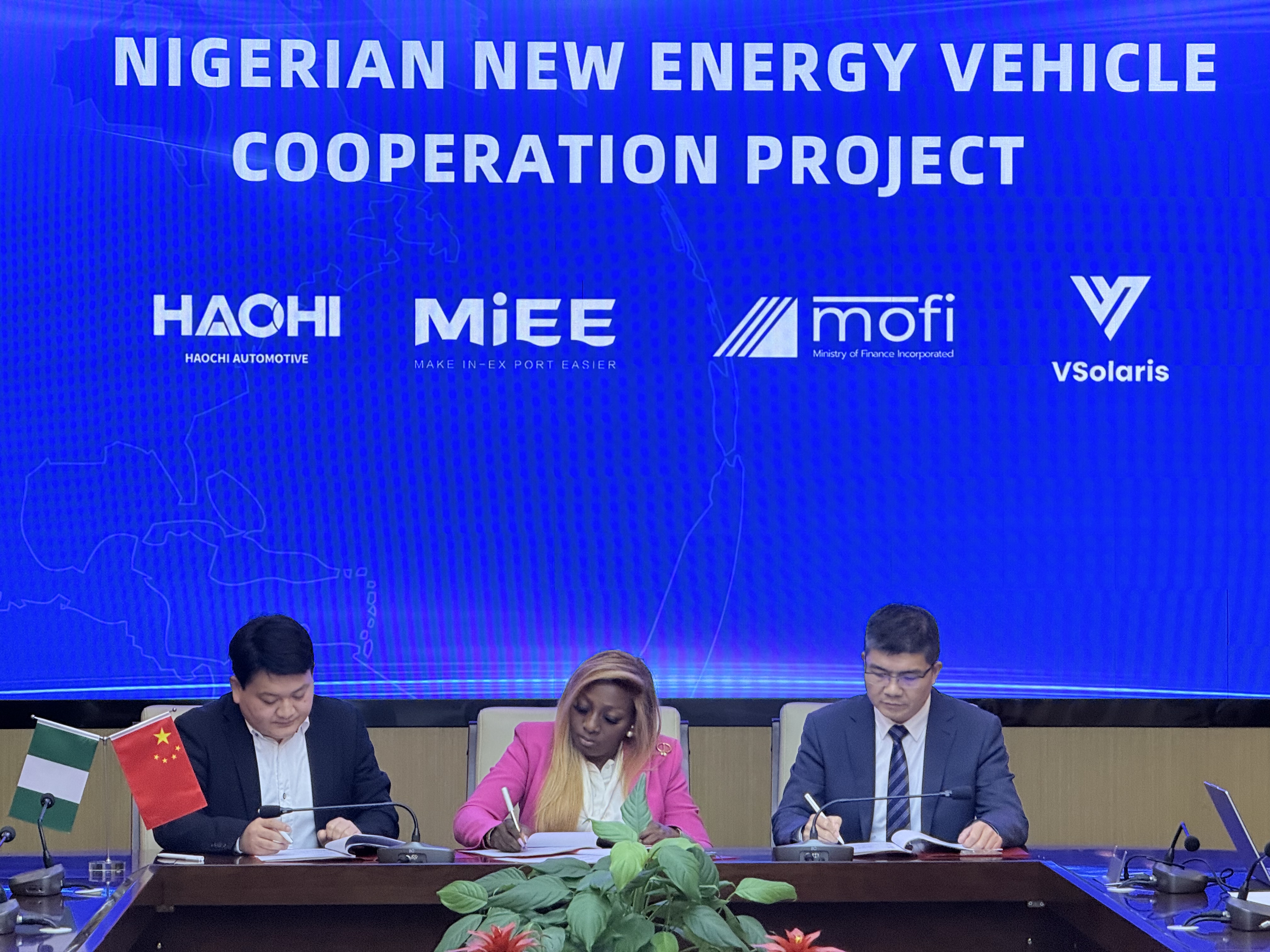 f7d44e14-ad0b-4b8c-b6a3-4d8a251286bb