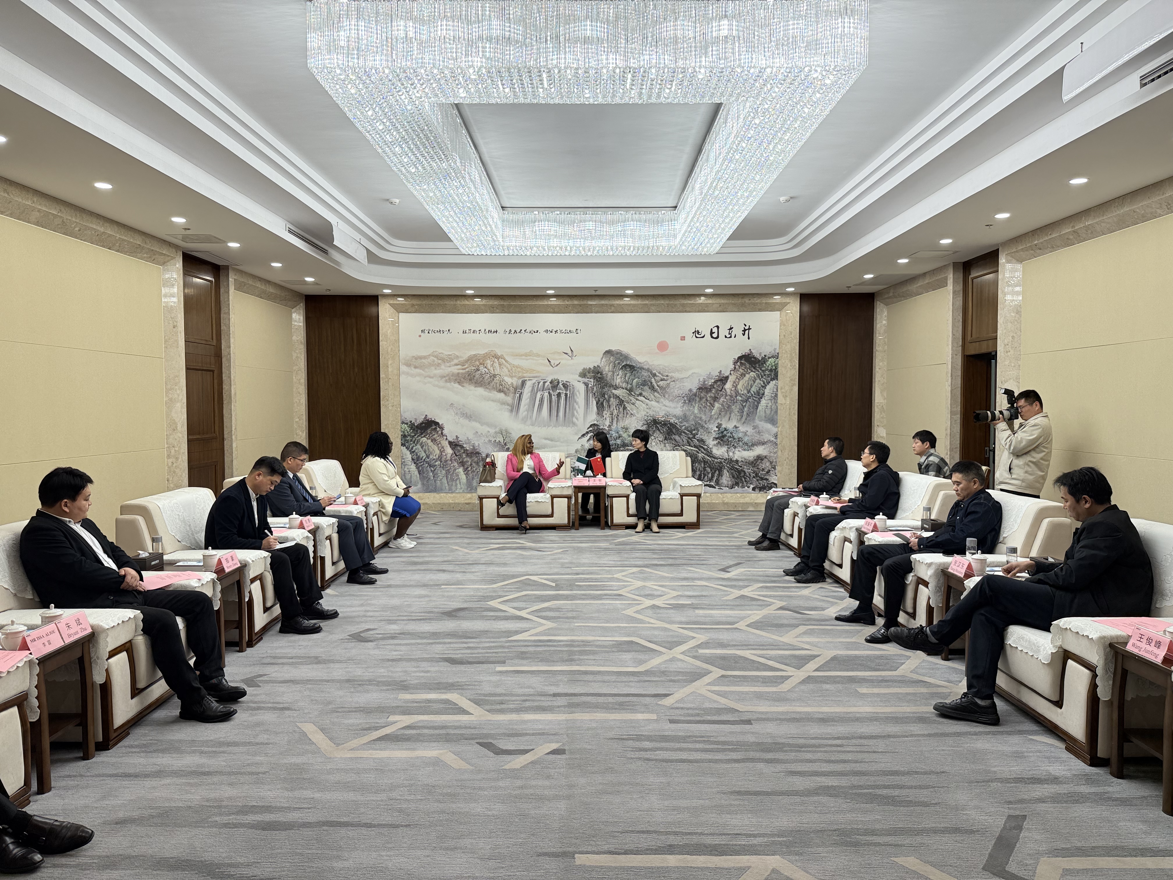 9353b752-4f28-4101-acd4-f8de2d5a31df