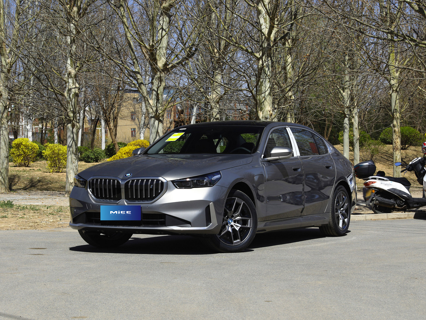 BMW-I5