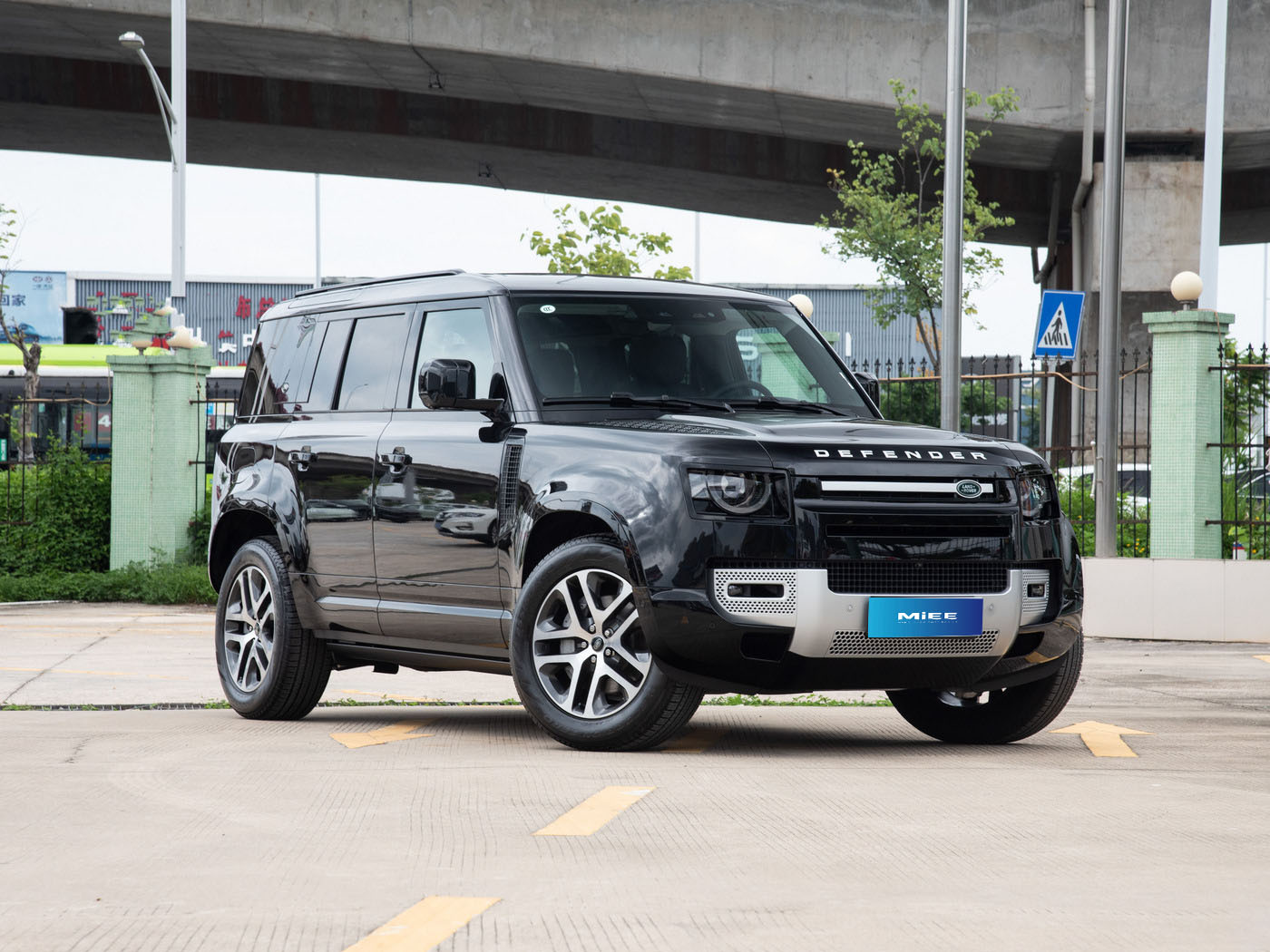 Land Rover-Defender